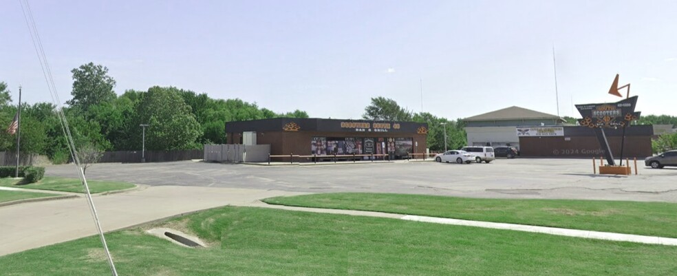 Primary Photo Of 24100 E Hwy 51, Broken Arrow Bar For Sale