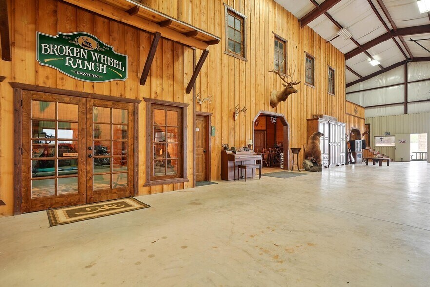 More Photos Of 635 County Road 184, Winters Lodge Meeting Hall For Sale