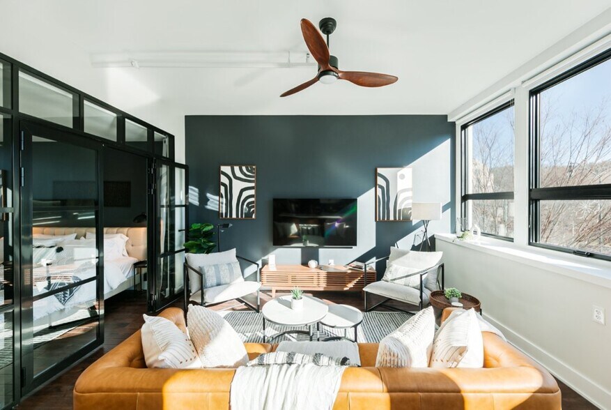 More Photos Of 122 College St, Asheville Storefront Retail Residential For Sale