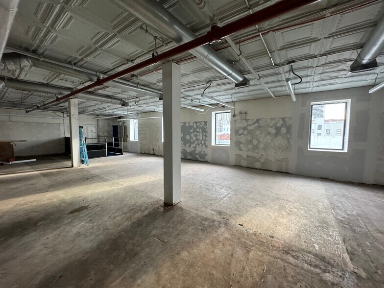 More Photos Of 617-619 W 181st St, New York General Retail For Lease