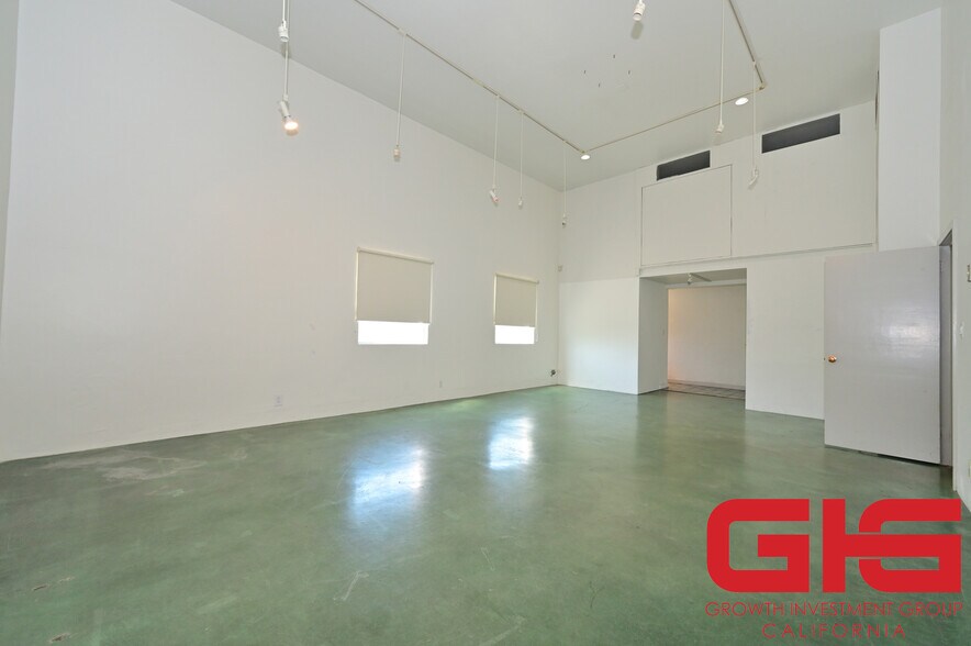 More Photos Of 88 N Hill Ave, Pasadena Storefront For Sale