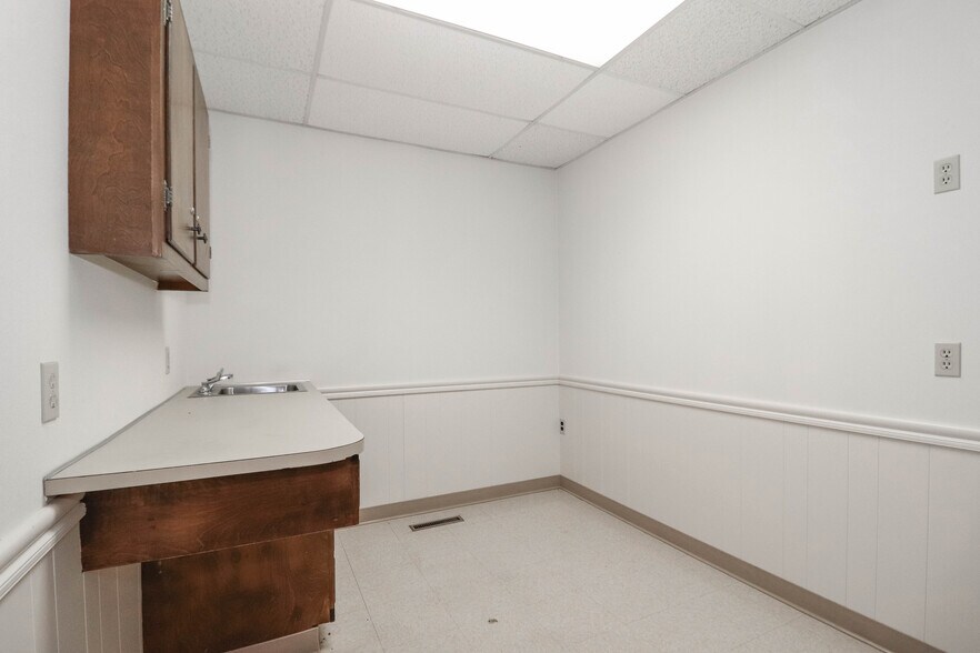 More Photos Of , Rockwell Medical For Lease