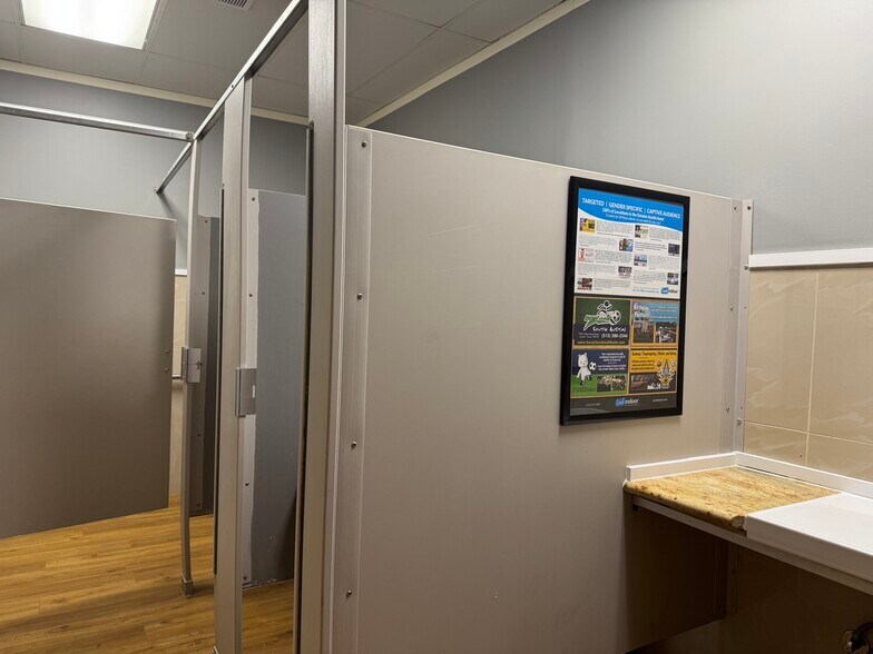 More Photos Of 2237 E Riverside Dr, Austin Restaurant For Lease