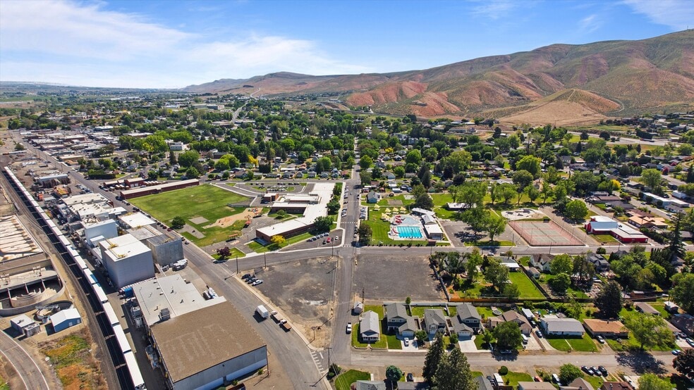 More Photos Of 725 Park ave, Prosser Land For Sale