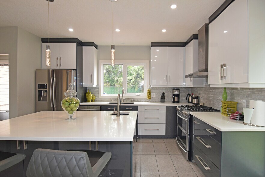 More Photos Of 9657 68A St NW, Edmonton Multifamily For Sale