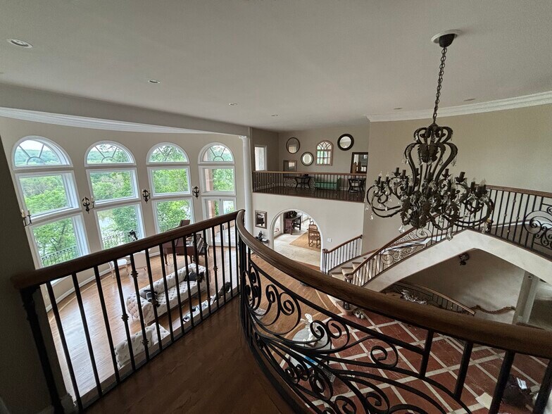 More Photos Of 11500 Springridge Rd, Potomac Specialty For Sale