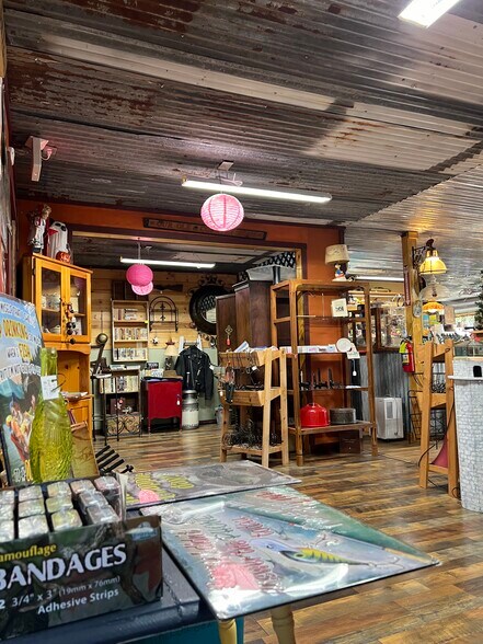 More Photos Of 189 E Greenville St, Alba Convenience Store For Sale