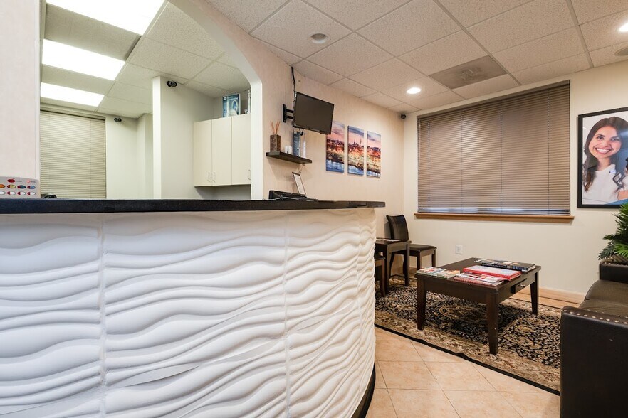 More Photos Of 4400 MacArthur Blvd NW, Washington Office For Sale