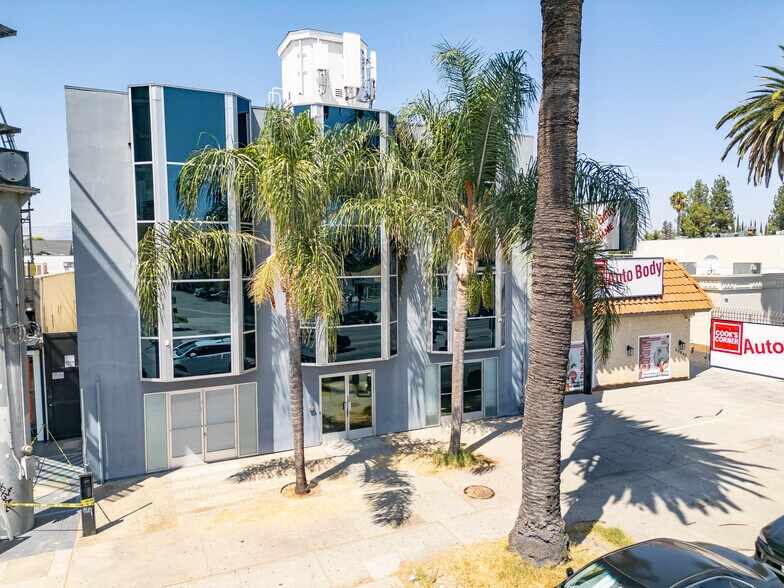 More Photos Of 20847 Sherman Way, Canoga Park Office For Sale
