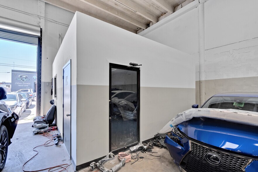 More Photos Of 1165 E 24 St, Miami Warehouse For Lease
