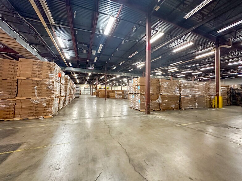 More Photos Of 300 Diamond Dr NW, Huntsville Warehouse For Lease