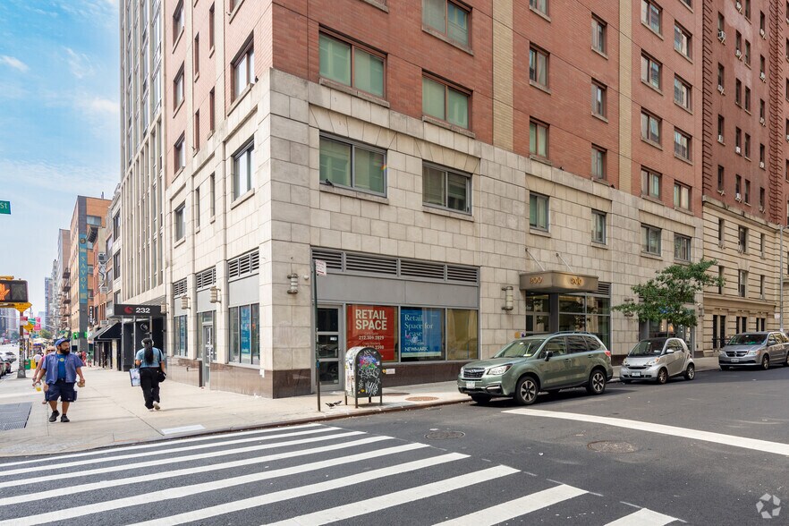 More Photos Of 200 W 24th St, New York Apartments For Lease