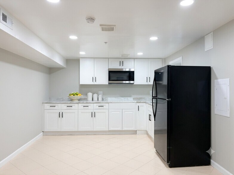 More Photos Of 9725 Lookout Pl, Gaithersburg Healthcare For Sale