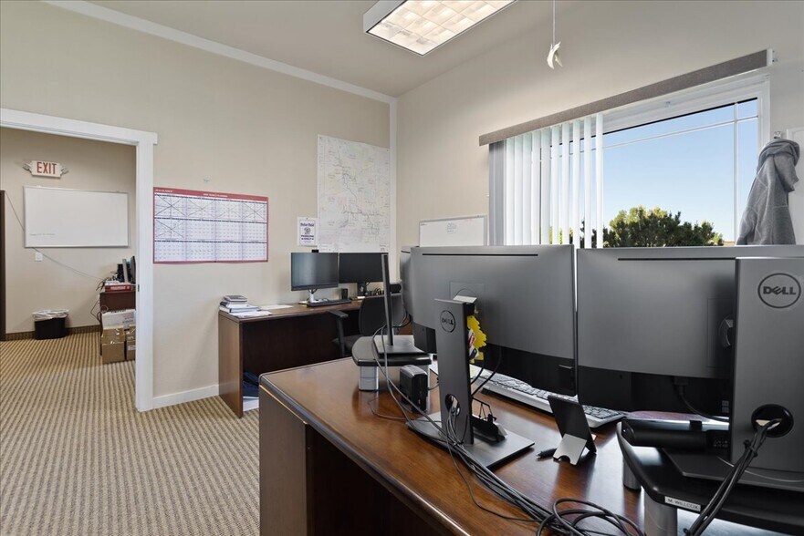 More Photos Of 1103 Old Town Ln, Cheyenne Office For Sale