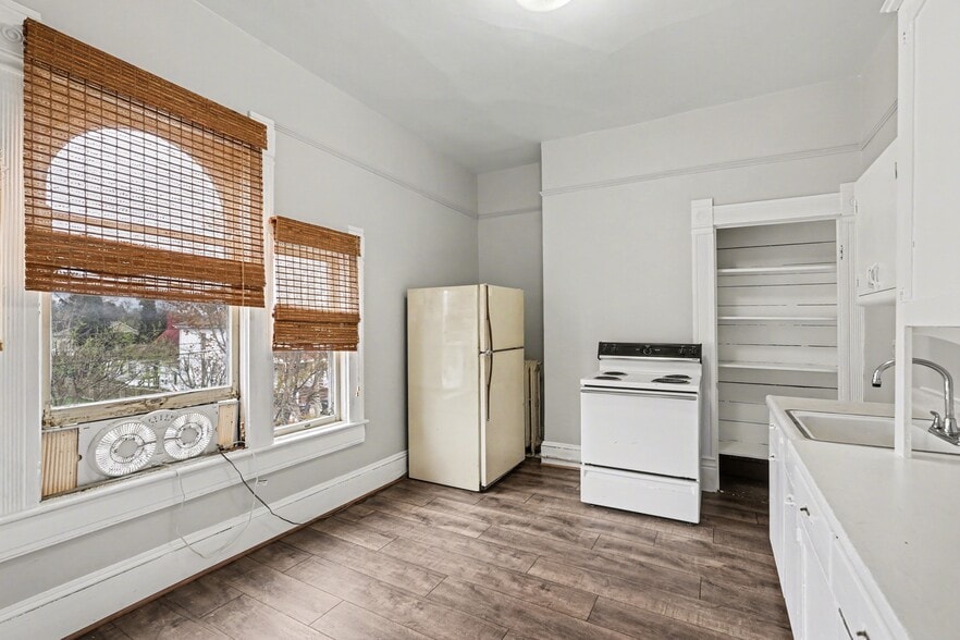 More Photos Of 1122 Caroline St, Fredericksburg Apartments For Sale