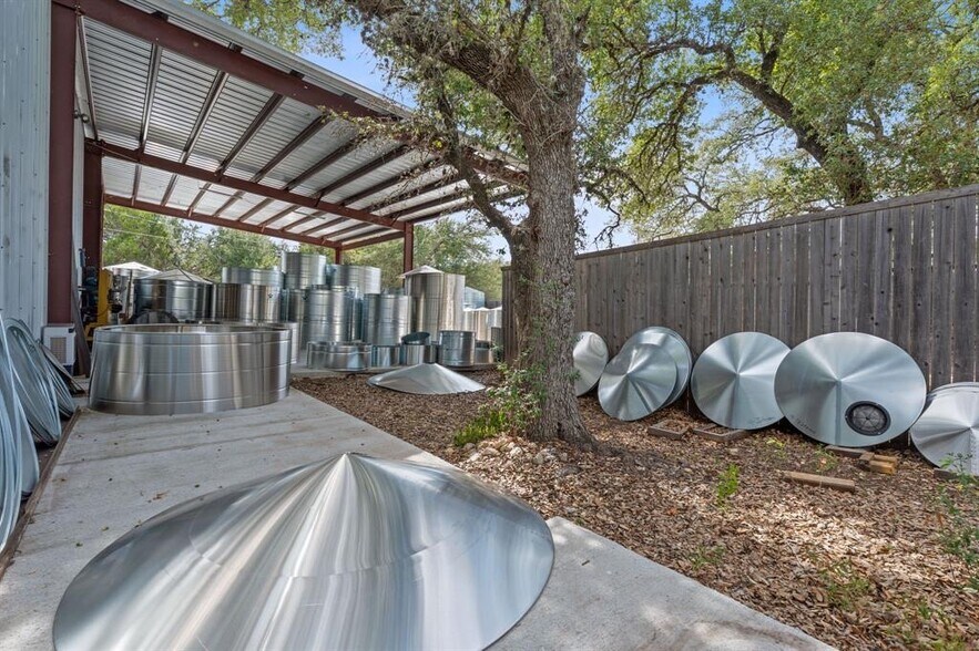 More Photos Of 16299 Fitzhugh Rd, Dripping Springs Warehouse For Sale