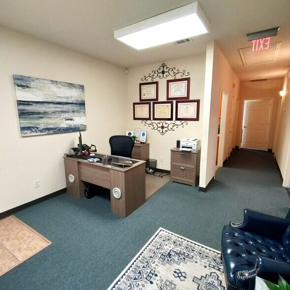 More Photos Of 930 S Bell Blvd, Cedar Park Office Residential For Lease