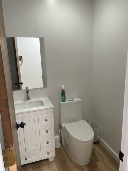 More Photos Of 4136 Bonney Rd, Virginia Beach Office For Lease