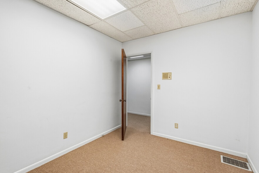 More Photos Of 2145 15th Ave, Vero Beach Office For Sale