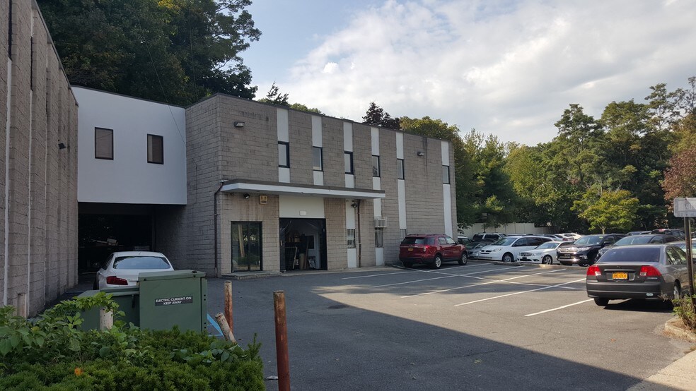 More Photos Of 319-321 E Shore Rd, Great Neck Research And Development For Lease