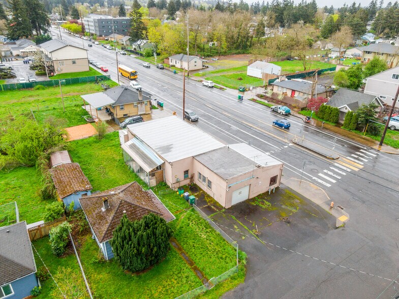Primary Photo Of 5002 SE 122nd Ave, Portland Flex For Sale