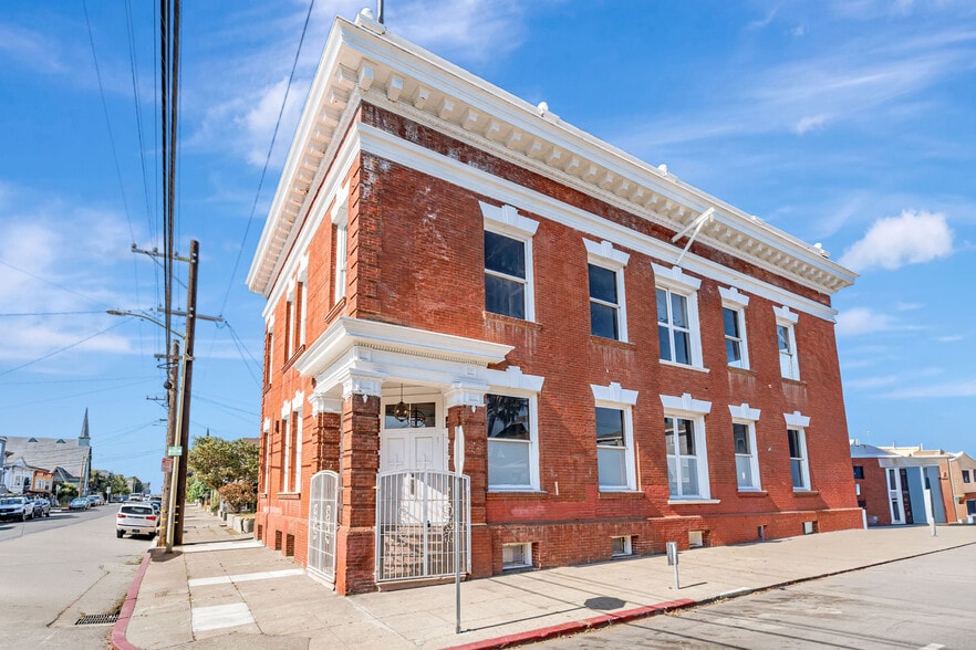More Photos Of 1649 12th Ave, Oakland Religious Facility For Sale