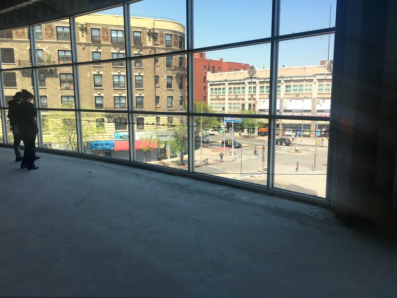 More Photos Of 925 Hunts Point Ave, Bronx Freestanding For Lease