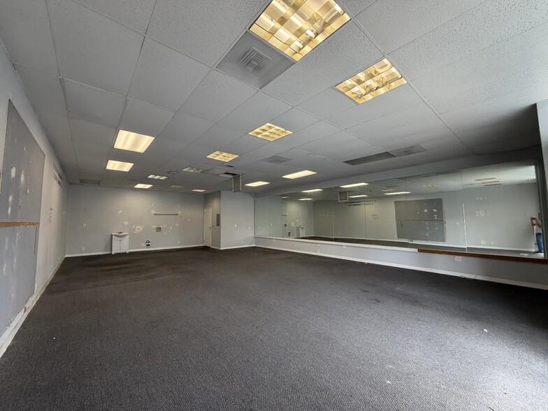 More Photos Of 8851 Garden Grove Blvd, Garden Grove Storefront Retail Office For Lease