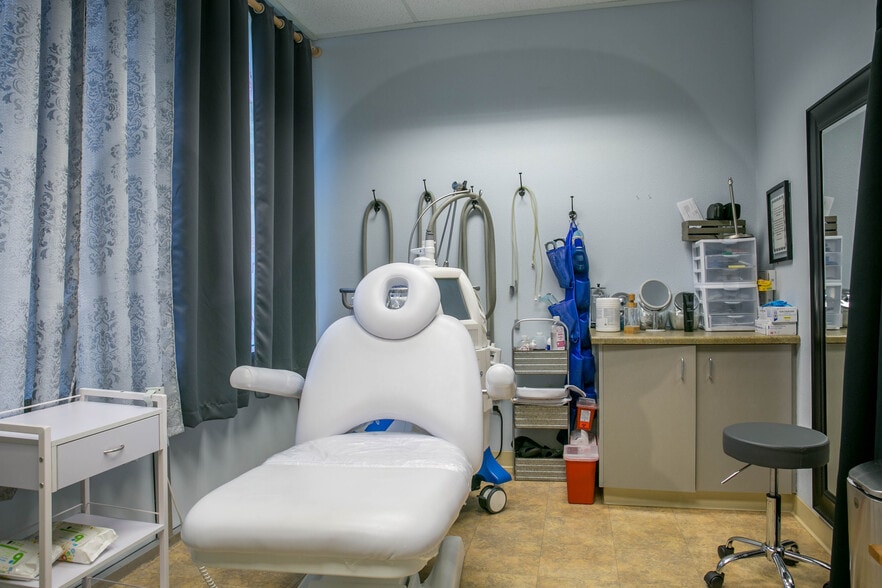 More Photos Of 1970 SE 14th Ave, Albany Medical For Lease