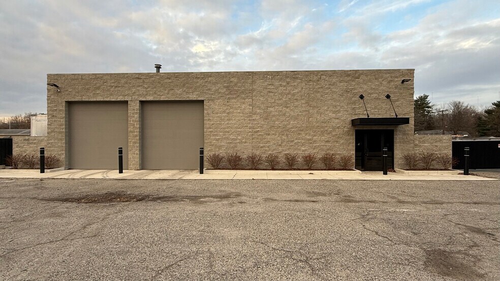 Primary Photo Of 1818 Monroe St, Carleton General Retail For Sale