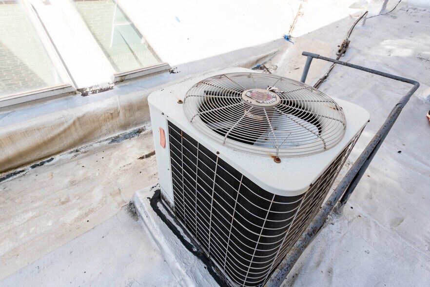 More Photos Of 115 W Saratoga St, Baltimore Storefront Retail Residential For Sale