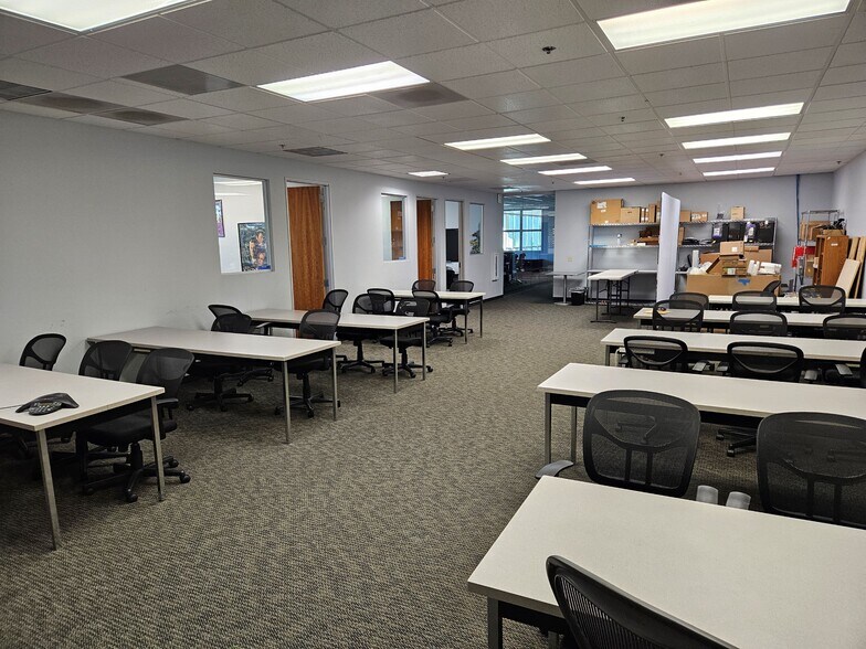 More Photos Of 400 Plaza Dr, Folsom Office For Lease