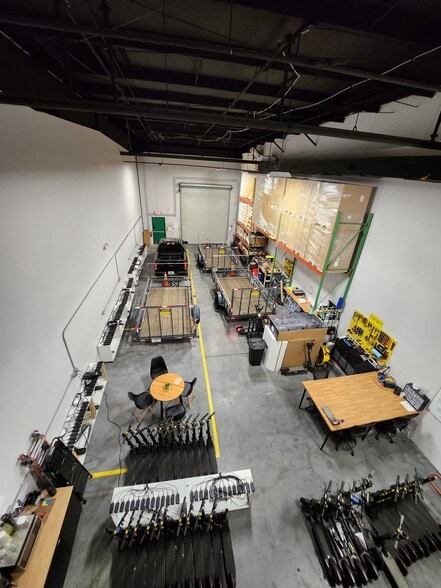 More Photos Of 6979 Kingspointe Pky, Orlando Flex For Lease