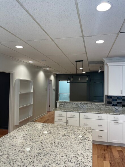 More Photos Of 803 Mount Moriah Rd, Memphis Office For Lease