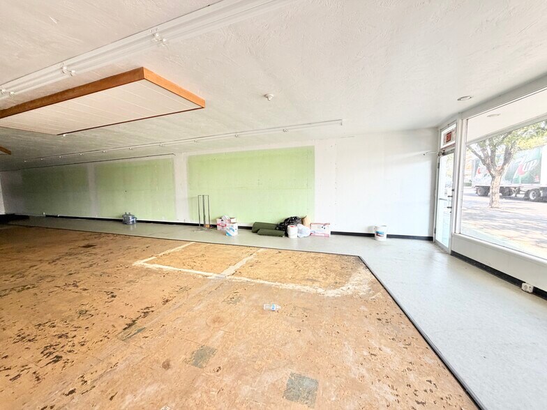 More Photos Of 717 W Lewis St, Pasco Storefront For Sale