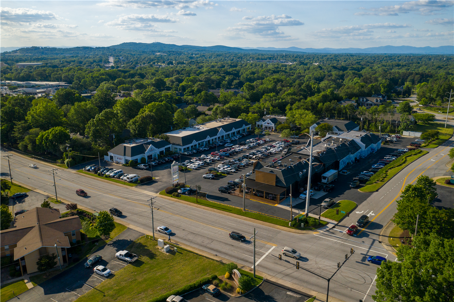 Primary Photo Of 115-1-115-26 Pelham Rd, Greenville Unknown For Lease