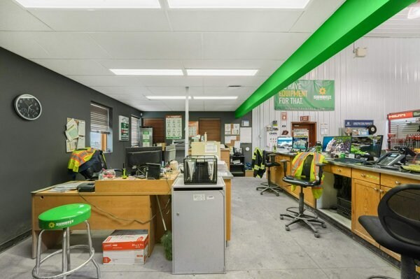 More Photos Of 30 Industrial Dr, Sylvan Lake Service For Lease
