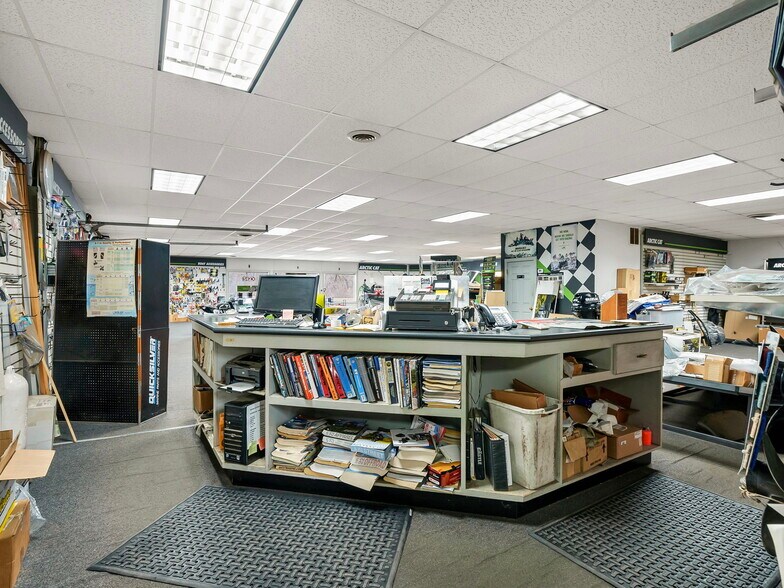 More Photos Of 2335 W Main St, Red Wing Auto Repair For Sale