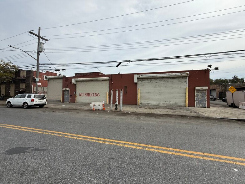 More Photos Of 9602 Ditmas Ave, Brooklyn Warehouse For Lease