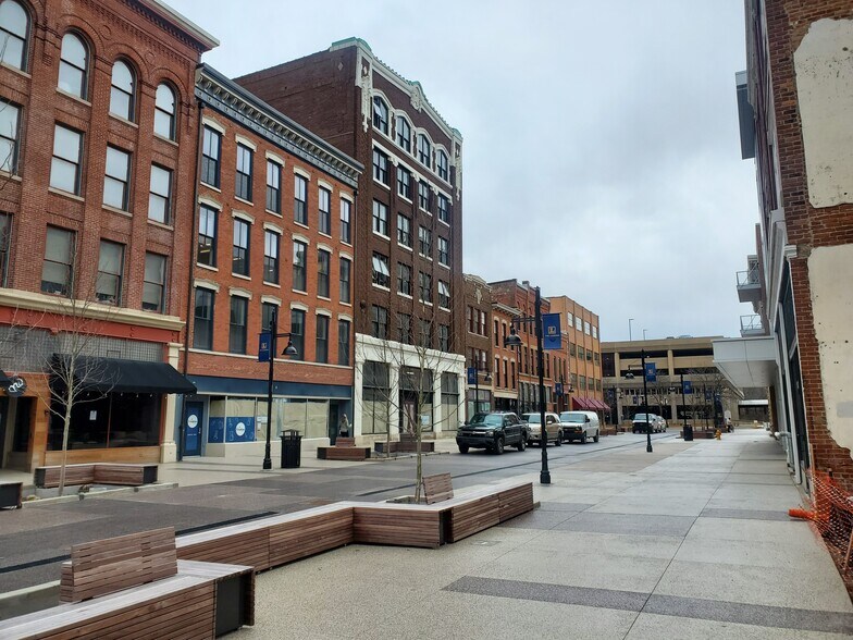 More Photos Of 111 W Columbia St, Fort Wayne Storefront For Lease