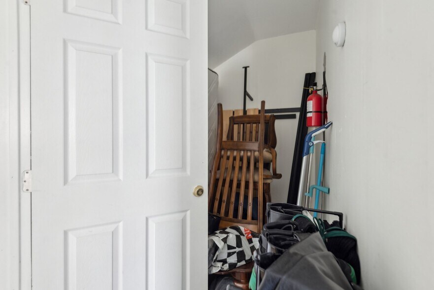 More Photos Of 426 Ivy St, Glendale Apartments For Sale
