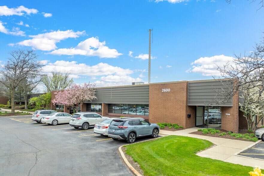 More Photos Of 2600 Warrenville Rd, Downers Grove Office For Lease
