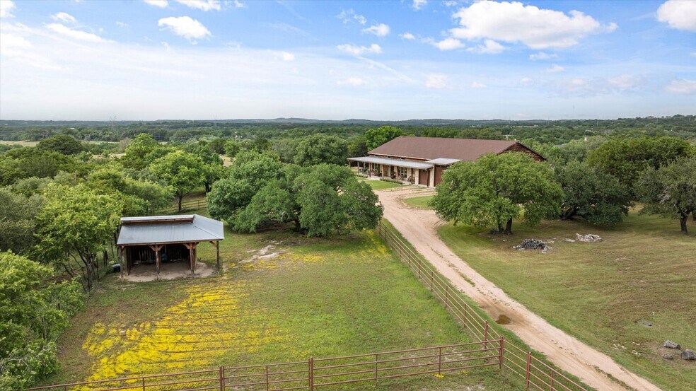 More Photos Of 1904 Floyd Rd, Weatherford Specialty For Sale