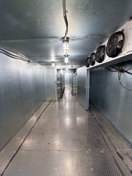 More Photos Of 4750 Clifton Rd, Temple Hills Warehouse For Sale