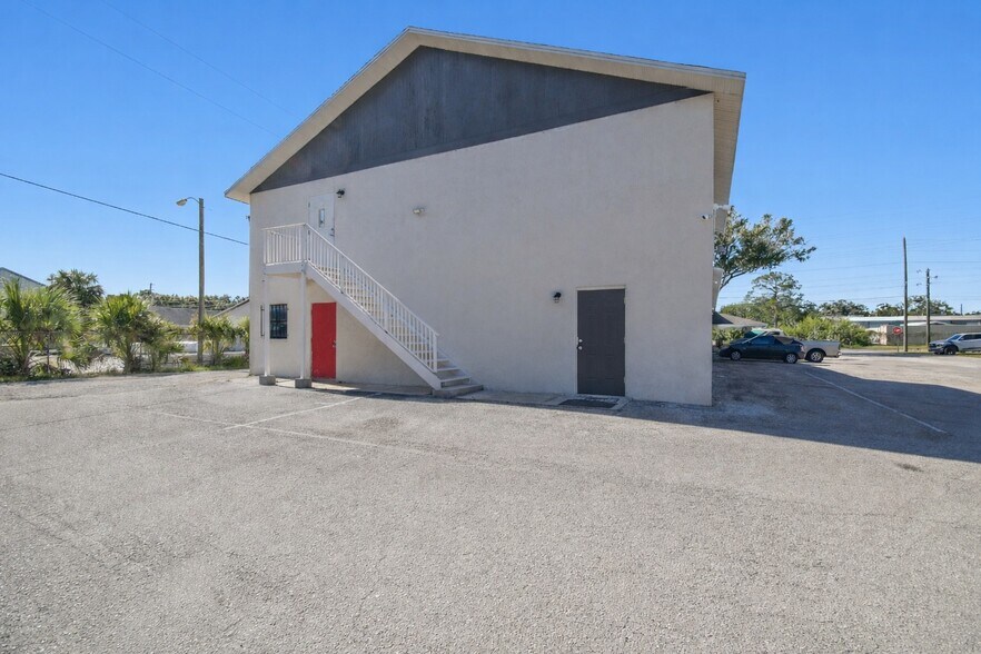 More Photos Of 6010 Wall St, Port Richey Warehouse For Sale