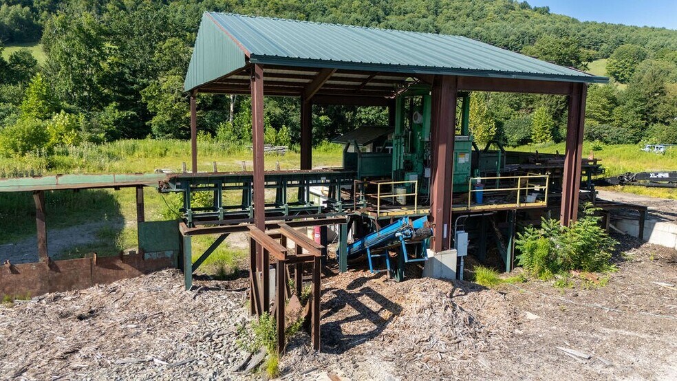 More Photos Of 398 Main St, Roulette Warehouse For Sale