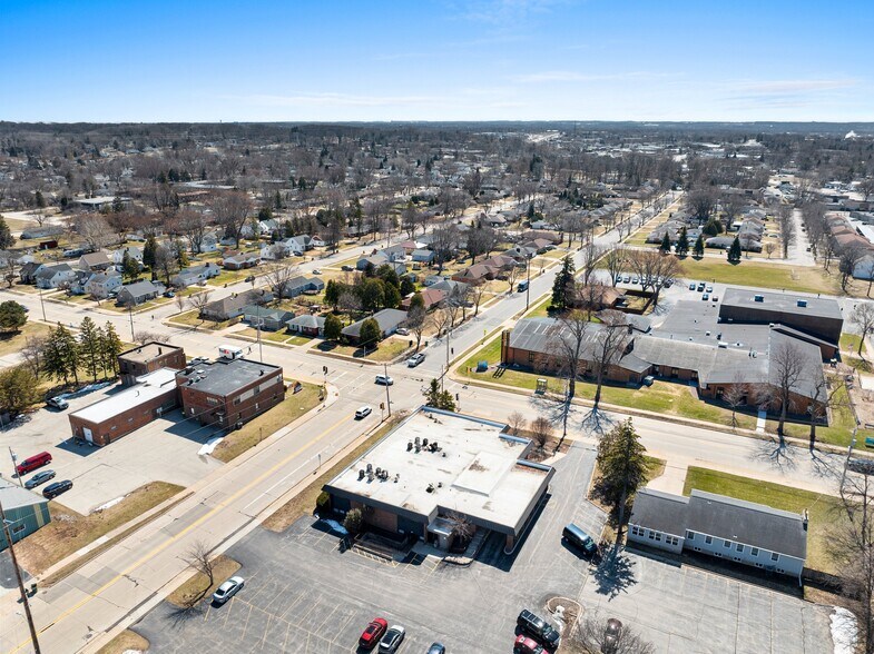 More Photos Of 1751 Deckner Ave, Green Bay Medical For Sale