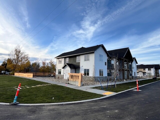 More Photos Of 201 E Ross Ave, Driggs Multifamily For Sale