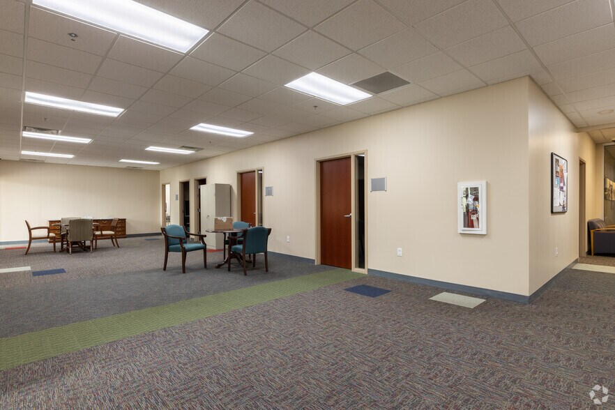 More Photos Of 119 Fairfield Ave, Bellevue Office For Lease