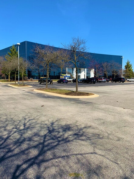 More Photos Of 650 E Algonquin Rd, Schaumburg Office For Lease